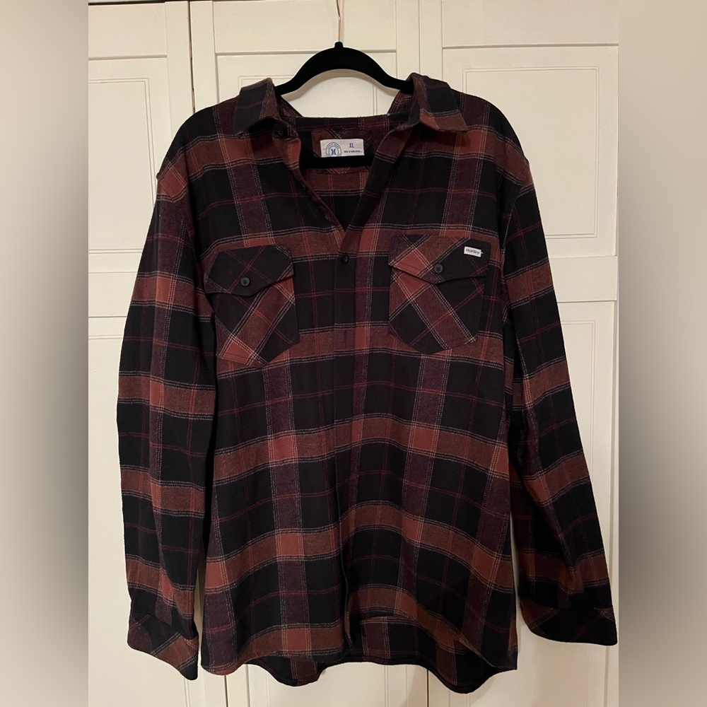 Hurley Men’s Red & Black Plaid  XL Shirt